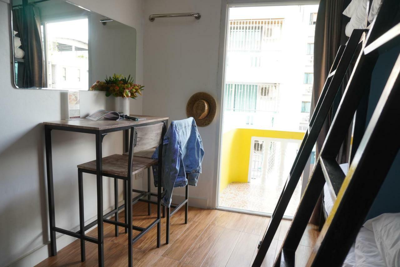 Beebedz Hostel Bangkok Ngoại thất bức ảnh